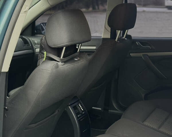 Зелений Шкода Октавія, об'ємом двигуна 1.8 л та пробігом 255 тис. км за 6100 $, фото 24 на Automoto.ua