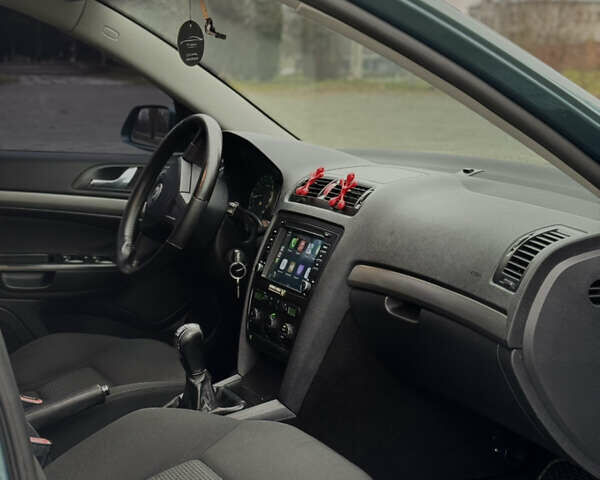 Зелений Шкода Октавія, об'ємом двигуна 1.8 л та пробігом 255 тис. км за 6100 $, фото 19 на Automoto.ua