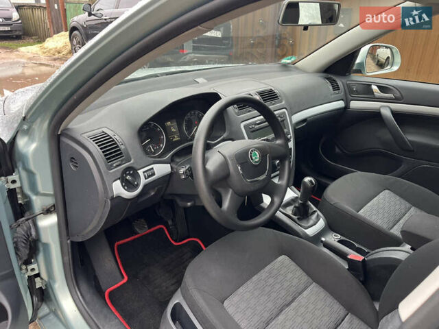 Зелений Шкода Октавія, об'ємом двигуна 1.6 л та пробігом 229 тис. км за 8500 $, фото 46 на Automoto.ua