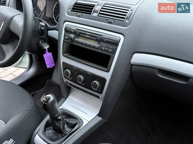 Зеленый Шкода Октавия, объемом двигателя 1.6 л и пробегом 199 тыс. км за 8777 $, фото 54 на Automoto.ua