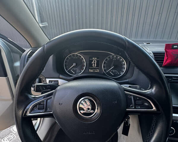 Зеленый Шкода Октавия, объемом двигателя 1.6 л и пробегом 384 тыс. км за 8500 $, фото 8 на Automoto.ua