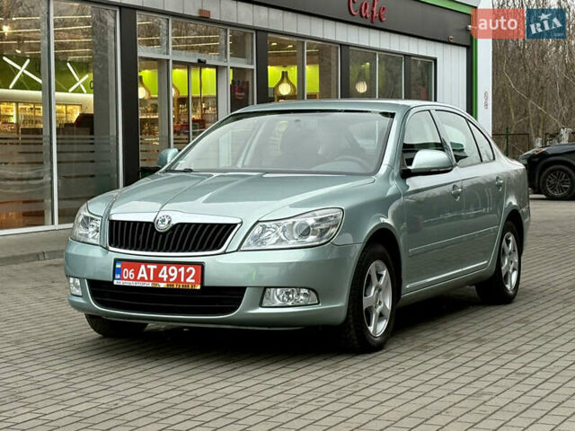 Зеленый Шкода Октавия, объемом двигателя 1.6 л и пробегом 199 тыс. км за 8777 $, фото 6 на Automoto.ua