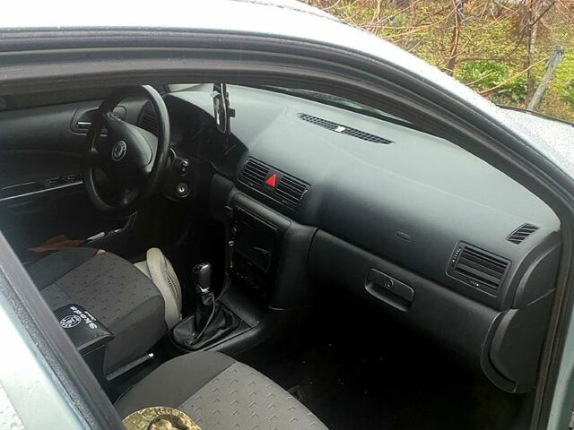 Зеленый Шкода Октавия, объемом двигателя 1.6 л и пробегом 280 тыс. км за 5000 $, фото 4 на Automoto.ua