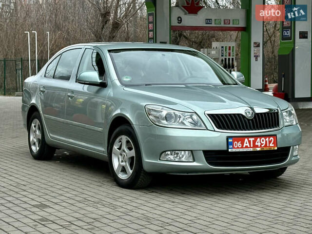 Зеленый Шкода Октавия, объемом двигателя 1.6 л и пробегом 199 тыс. км за 8777 $, фото 1 на Automoto.ua