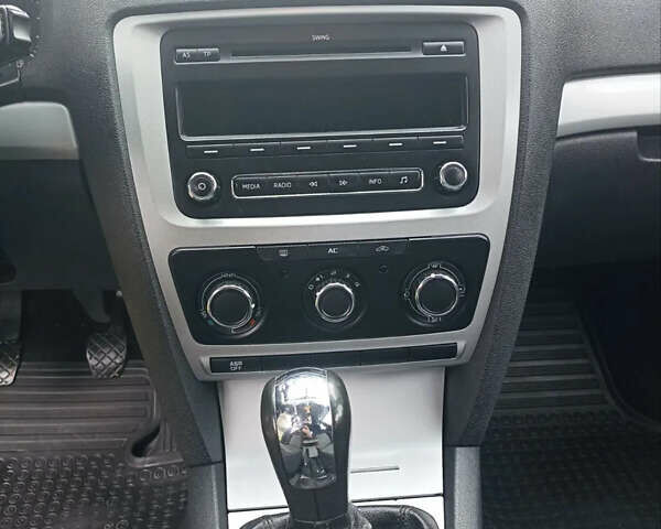 Зеленый Шкода Октавия, объемом двигателя 1.6 л и пробегом 178 тыс. км за 7350 $, фото 18 на Automoto.ua