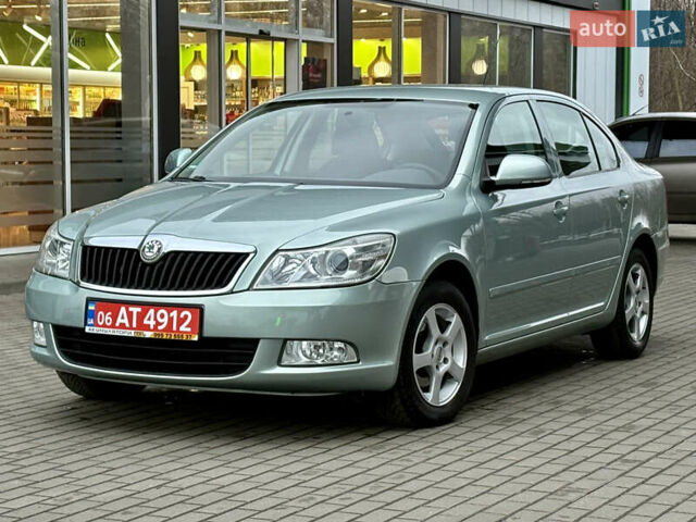 Зеленый Шкода Октавия, объемом двигателя 1.6 л и пробегом 199 тыс. км за 8777 $, фото 2 на Automoto.ua