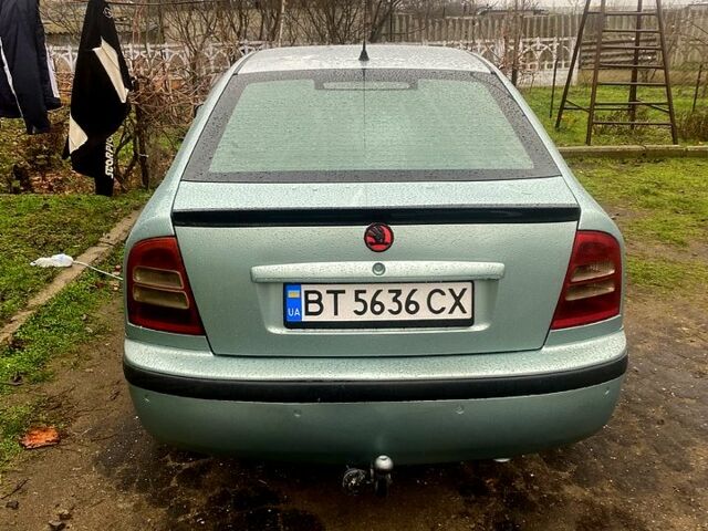 Зеленый Шкода Октавия, объемом двигателя 1.6 л и пробегом 280 тыс. км за 5000 $, фото 2 на Automoto.ua