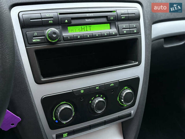 Зеленый Шкода Октавия, объемом двигателя 1.6 л и пробегом 199 тыс. км за 8777 $, фото 39 на Automoto.ua