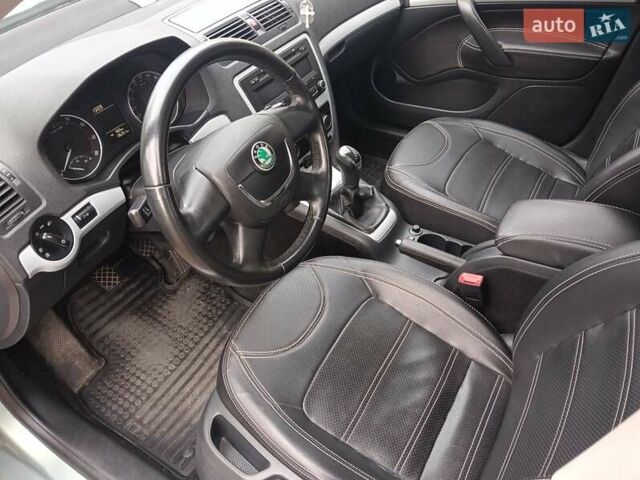 Зелений Шкода Октавія, об'ємом двигуна 1.6 л та пробігом 136 тис. км за 10300 $, фото 7 на Automoto.ua