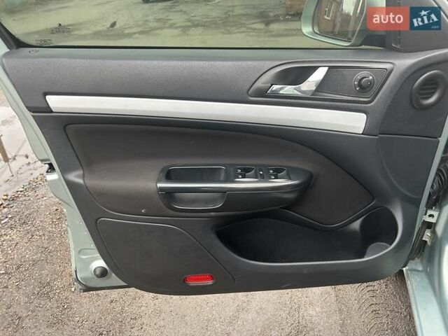 Зеленый Шкода Октавия, объемом двигателя 1.6 л и пробегом 147 тыс. км за 8900 $, фото 2 на Automoto.ua