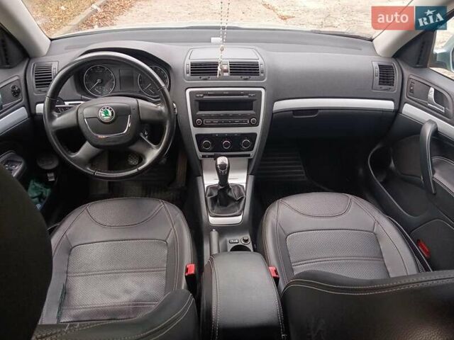 Зелений Шкода Октавія, об'ємом двигуна 1.6 л та пробігом 136 тис. км за 10300 $, фото 9 на Automoto.ua