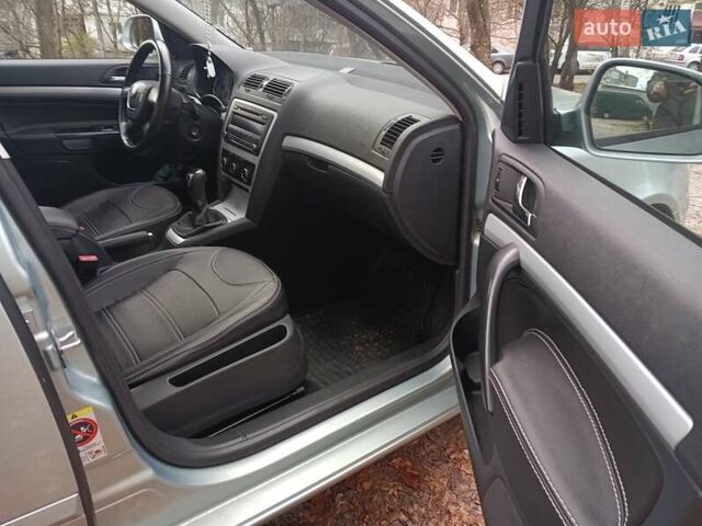 Зелений Шкода Октавія, об'ємом двигуна 1.6 л та пробігом 136 тис. км за 10300 $, фото 8 на Automoto.ua