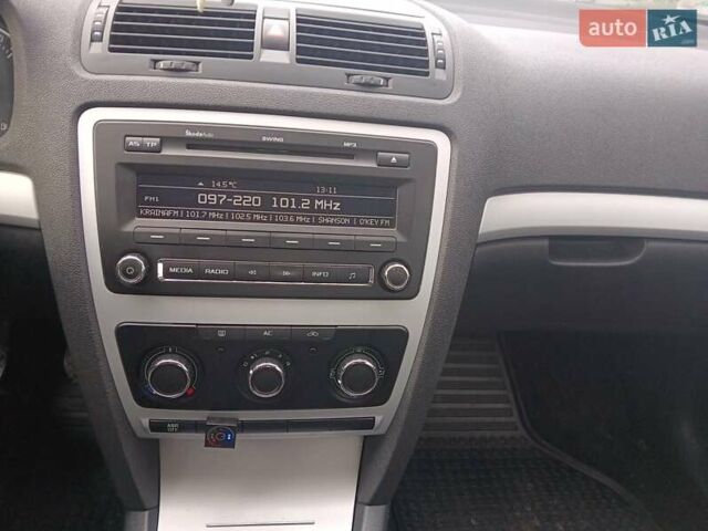 Зелений Шкода Октавія, об'ємом двигуна 1.6 л та пробігом 136 тис. км за 10300 $, фото 11 на Automoto.ua