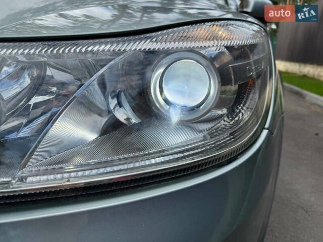 Зеленый Шкода Октавия, объемом двигателя 1.6 л и пробегом 236 тыс. км за 8199 $, фото 4 на Automoto.ua