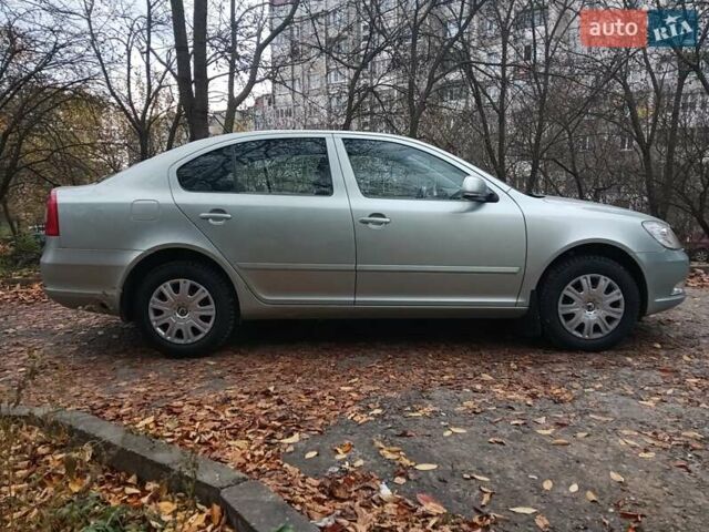 Зелений Шкода Октавія, об'ємом двигуна 1.6 л та пробігом 136 тис. км за 10300 $, фото 4 на Automoto.ua