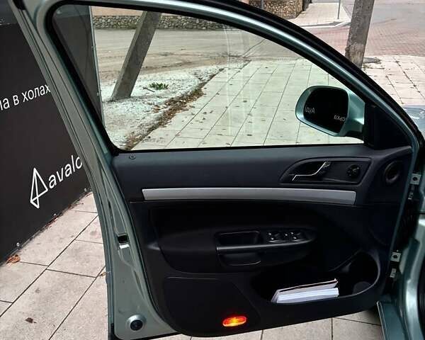 Зеленый Шкода Октавия, объемом двигателя 1.6 л и пробегом 75 тыс. км за 10770 $, фото 17 на Automoto.ua