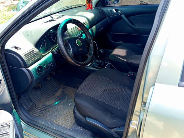 Зелений Шкода Октавія, об'ємом двигуна 1.8 л та пробігом 123 тис. км за 3400 $, фото 2 на Automoto.ua