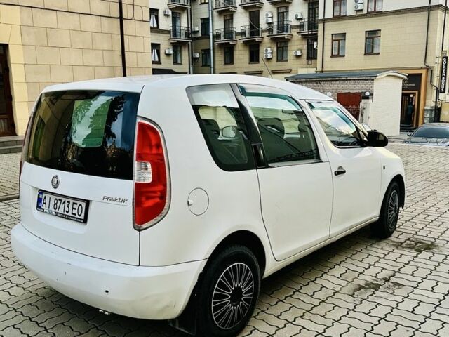 Белый Шкода Практик, объемом двигателя 1.2 л и пробегом 250 тыс. км за 2850 $, фото 4 на Automoto.ua