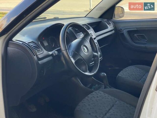 Білий Шкода Практік, об'ємом двигуна 1.2 л та пробігом 250 тис. км за 2750 $, фото 7 на Automoto.ua