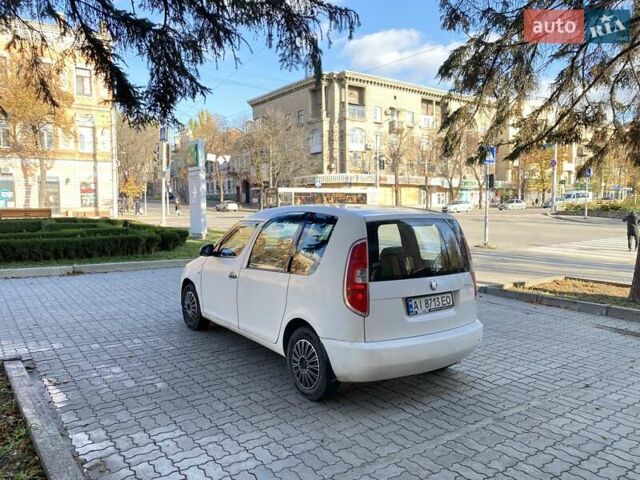 Белый Шкода Практик, объемом двигателя 1.2 л и пробегом 250 тыс. км за 2750 $, фото 2 на Automoto.ua