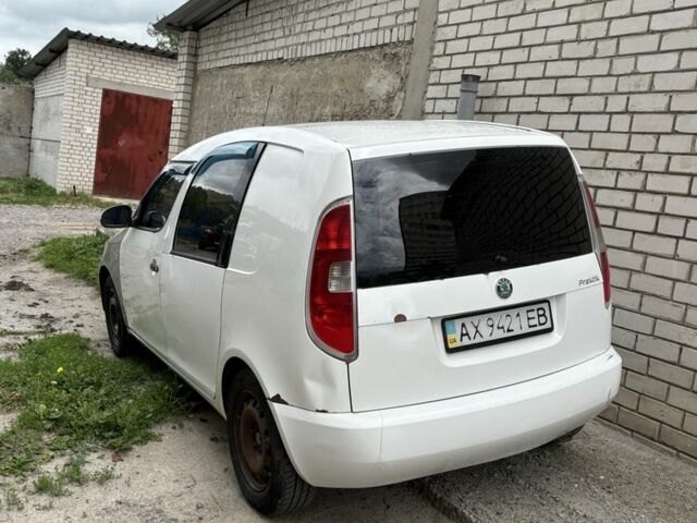 Белый Шкода Практик, объемом двигателя 1.4 л и пробегом 337 тыс. км за 3500 $, фото 4 на Automoto.ua
