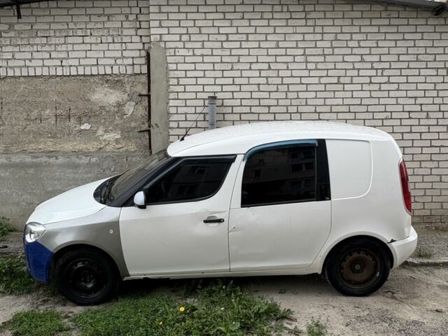 Белый Шкода Практик, объемом двигателя 1.4 л и пробегом 337 тыс. км за 3500 $, фото 3 на Automoto.ua