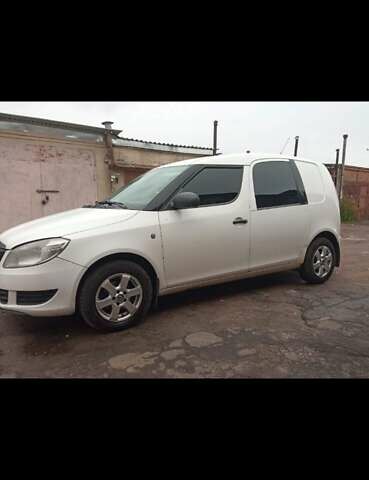 Шкода Практик 2010 в Ровно на Automoto.ua Белый Шкода Практик, объемом двигателя 1.2 л и пробегом 490 тыс. км за 4800 $, фото 6 на Automoto.ua