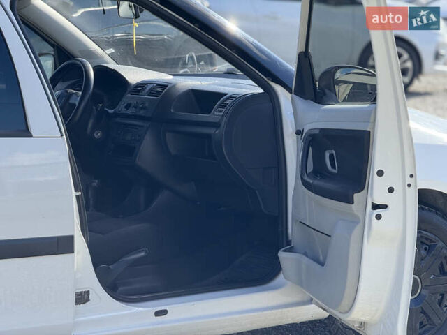 Білий Шкода Практік, об'ємом двигуна 1.2 л та пробігом 210 тис. км за 5800 $, фото 27 на Automoto.ua