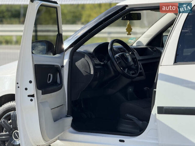 Білий Шкода Практік, об'ємом двигуна 1.2 л та пробігом 210 тис. км за 5800 $, фото 13 на Automoto.ua