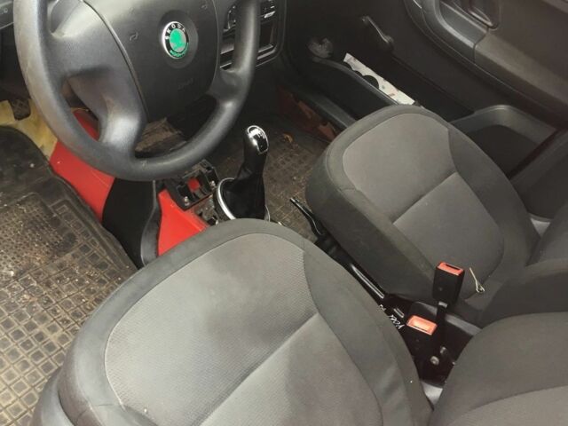 Чорний Шкода Практік, об'ємом двигуна 1.2 л та пробігом 350 тис. км за 2800 $, фото 1 на Automoto.ua