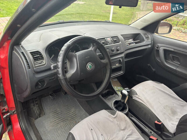 Красный Шкода Практик, объемом двигателя 12 л и пробегом 300 тыс. км за 2500 $, фото 1 на Automoto.ua