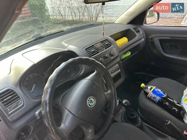 Красный Шкода Практик, объемом двигателя 1.2 л и пробегом 490 тыс. км за 3000 $, фото 5 на Automoto.ua