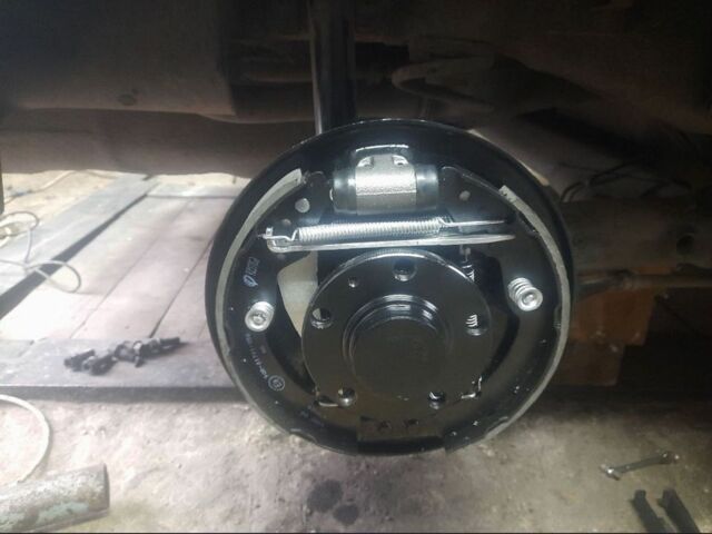 Красный Шкода Практик, объемом двигателя 1.2 л и пробегом 500 тыс. км за 3300 $, фото 5 на Automoto.ua