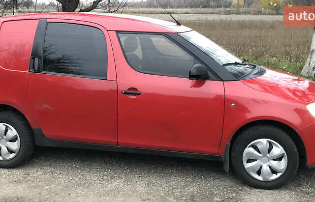 Красный Шкода Практик, объемом двигателя 1.2 л и пробегом 560 тыс. км за 2600 $, фото 2 на Automoto.ua