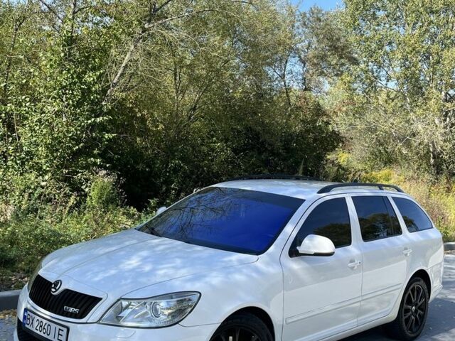 Белый Шкода РС, объемом двигателя 2 л и пробегом 296 тыс. км за 9500 $, фото 1 на Automoto.ua