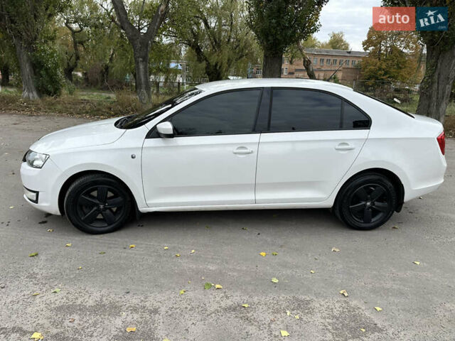 Білий Шкода Рапід, об'ємом двигуна 1.2 л та пробігом 230 тис. км за 8000 $, фото 3 на Automoto.ua