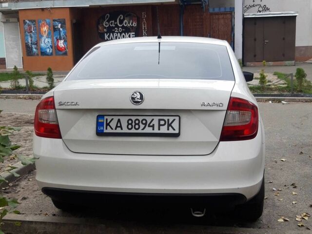 Белый Шкода Рапид, объемом двигателя 1.2 л и пробегом 178 тыс. км за 6700 $, фото 1 на Automoto.ua