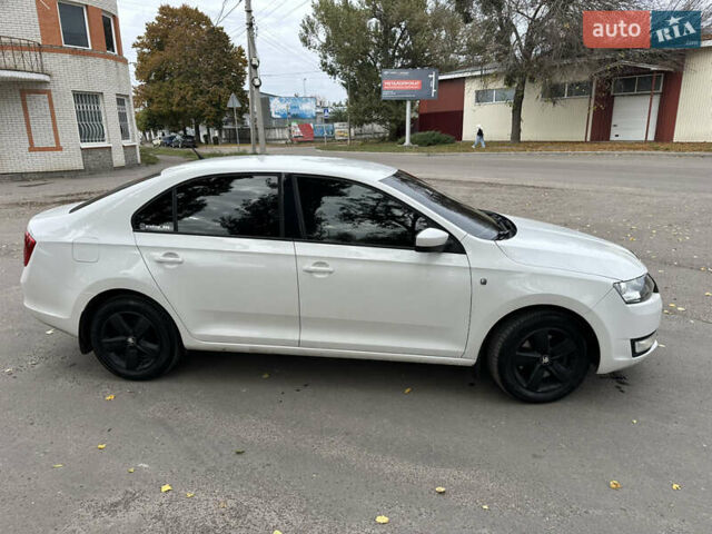 Білий Шкода Рапід, об'ємом двигуна 1.2 л та пробігом 230 тис. км за 8000 $, фото 6 на Automoto.ua