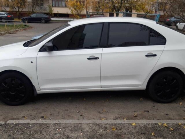 Белый Шкода Рапид, объемом двигателя 1.2 л и пробегом 178 тыс. км за 6700 $, фото 2 на Automoto.ua