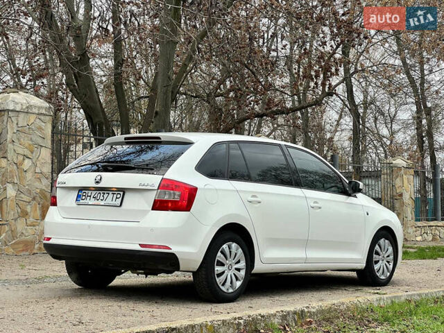 Белый Шкода Рапид, объемом двигателя 1.2 л и пробегом 192 тыс. км за 6500 $, фото 13 на Automoto.ua