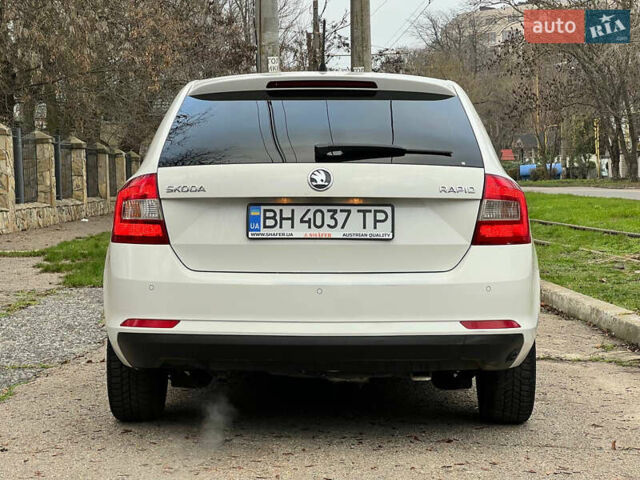 Белый Шкода Рапид, объемом двигателя 1.2 л и пробегом 192 тыс. км за 6500 $, фото 14 на Automoto.ua