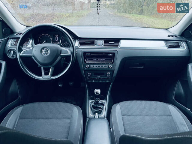 Белый Шкода Рапид, объемом двигателя 1.2 л и пробегом 203 тыс. км за 7900 $, фото 5 на Automoto.ua