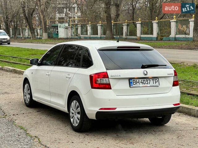 Белый Шкода Рапид, объемом двигателя 1.2 л и пробегом 192 тыс. км за 6500 $, фото 17 на Automoto.ua
