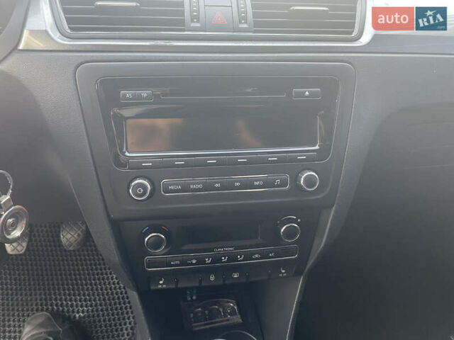 Белый Шкода Рапид, объемом двигателя 1.6 л и пробегом 210 тыс. км за 8500 $, фото 8 на Automoto.ua