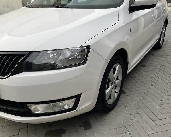 Білий Шкода Рапід, об'ємом двигуна 1.2 л та пробігом 199 тис. км за 6800 $, фото 5 на Automoto.ua