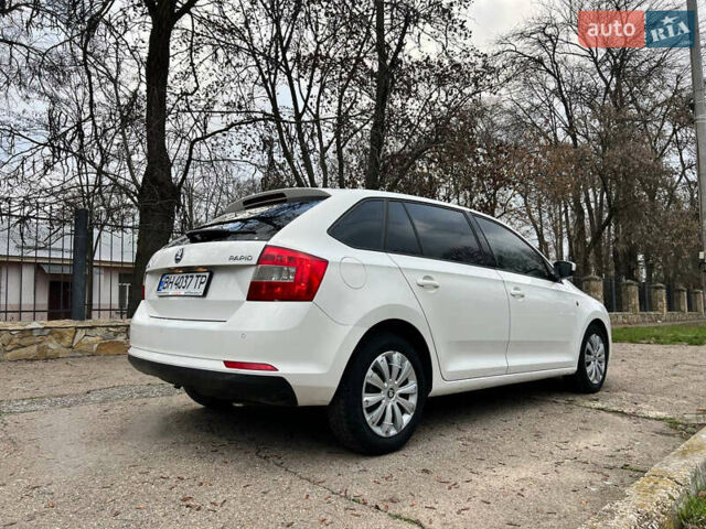 Белый Шкода Рапид, объемом двигателя 1.2 л и пробегом 192 тыс. км за 6500 $, фото 11 на Automoto.ua