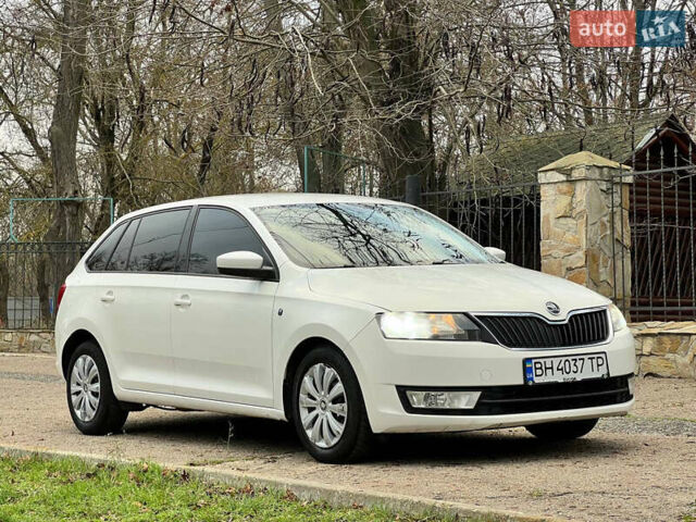 Белый Шкода Рапид, объемом двигателя 1.2 л и пробегом 192 тыс. км за 6500 $, фото 6 на Automoto.ua