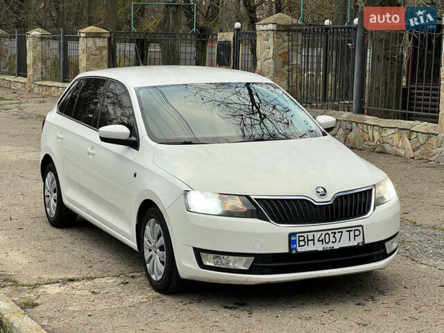 Белый Шкода Рапид, объемом двигателя 1.2 л и пробегом 192 тыс. км за 6500 $, фото 8 на Automoto.ua