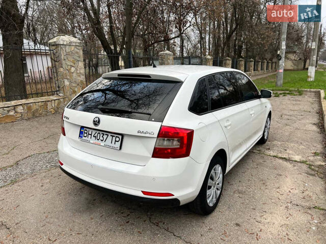 Белый Шкода Рапид, объемом двигателя 1.2 л и пробегом 192 тыс. км за 6500 $, фото 7 на Automoto.ua