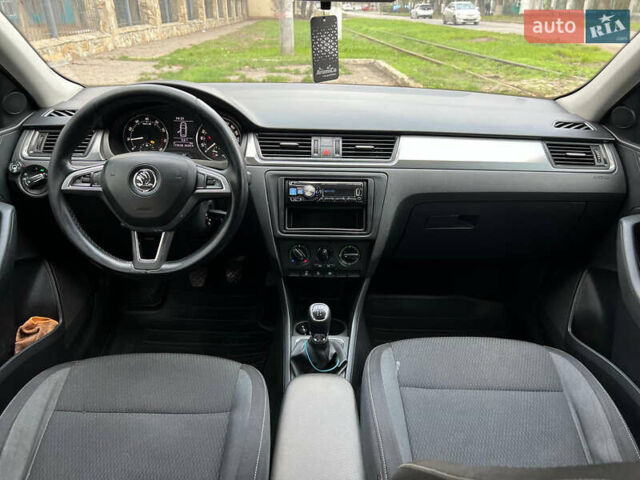 Белый Шкода Рапид, объемом двигателя 1.2 л и пробегом 192 тыс. км за 6500 $, фото 22 на Automoto.ua